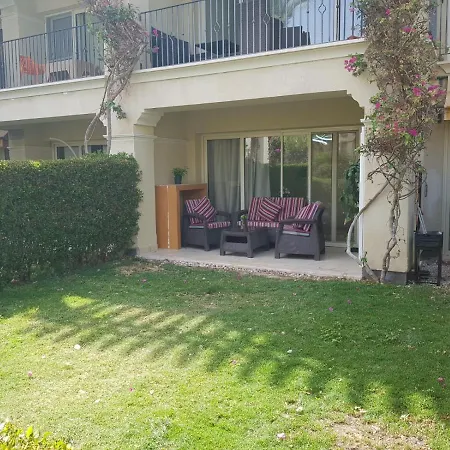 شقه غرفتين وصاله بالحديقه في فراندا سهل حشيش Appartement