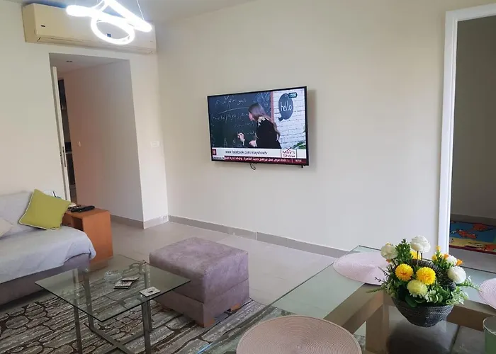 شقه غرفتين وصاله بالحديقه في فراندا سهل حشيش Apartment *