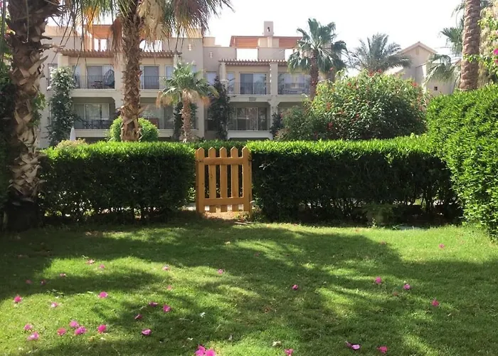 شقه غرفتين وصاله بالحديقه في فراندا سهل حشيش Apartment